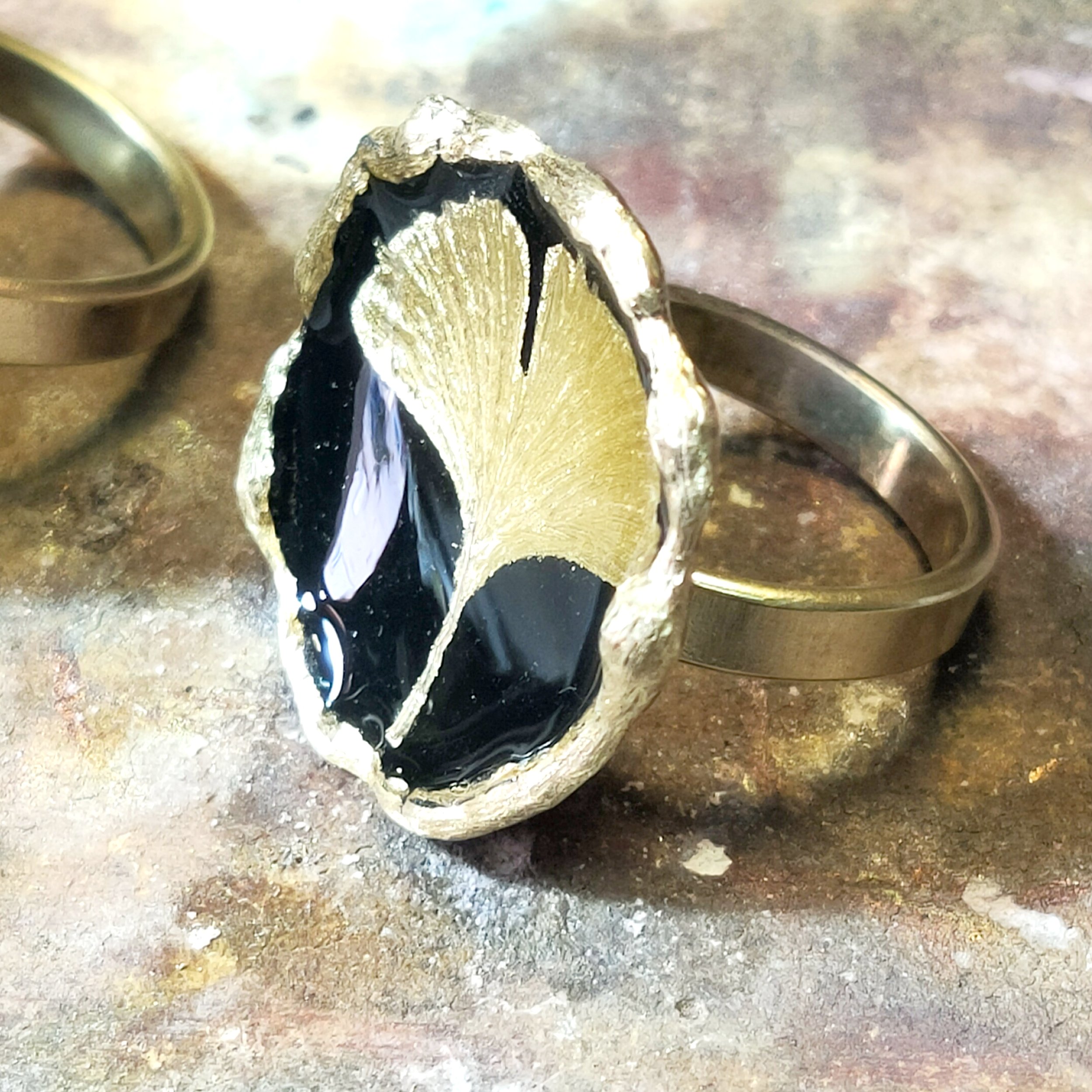 Anello in ottone foglia ginlgo